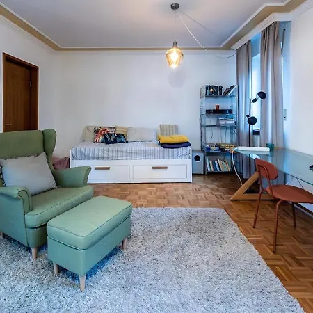 Peaceful And Convenient - Detached House Munich, Prázdninový dům *